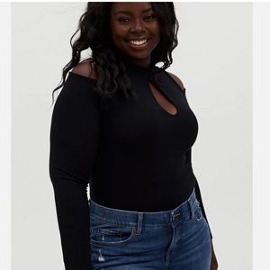 Torrid keyhole long sleeve cold shoulder top new with tags size 5x black